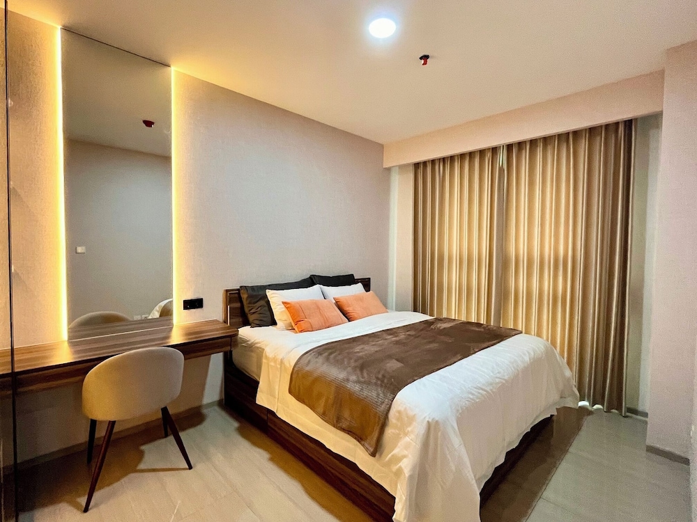 Lush Lakeside - Citra Luxury Apartments