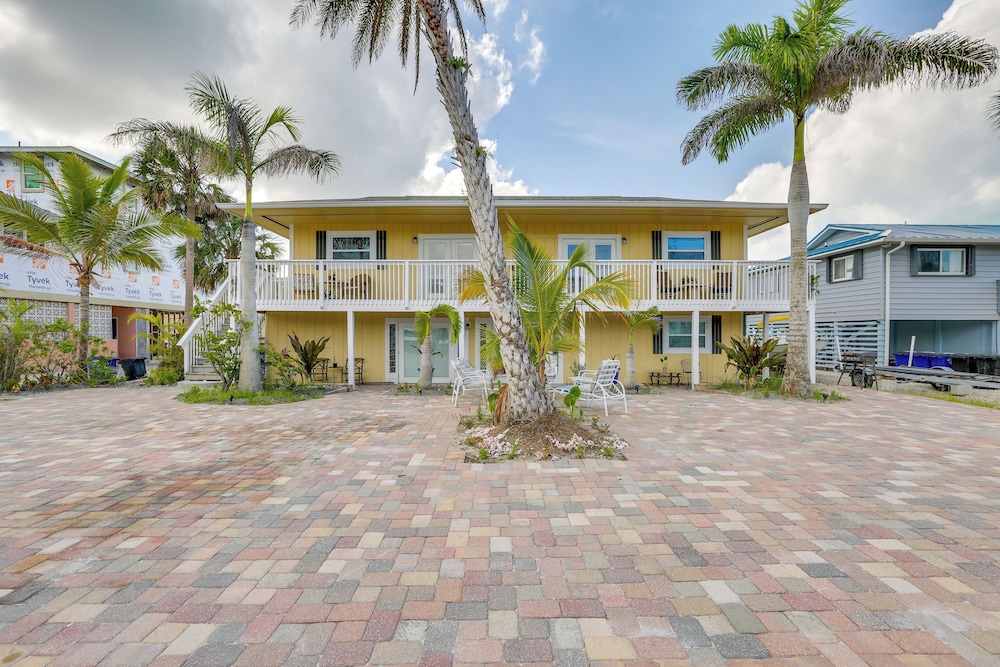 Walk to Beach: Fort Meyers Home w/ Patio!