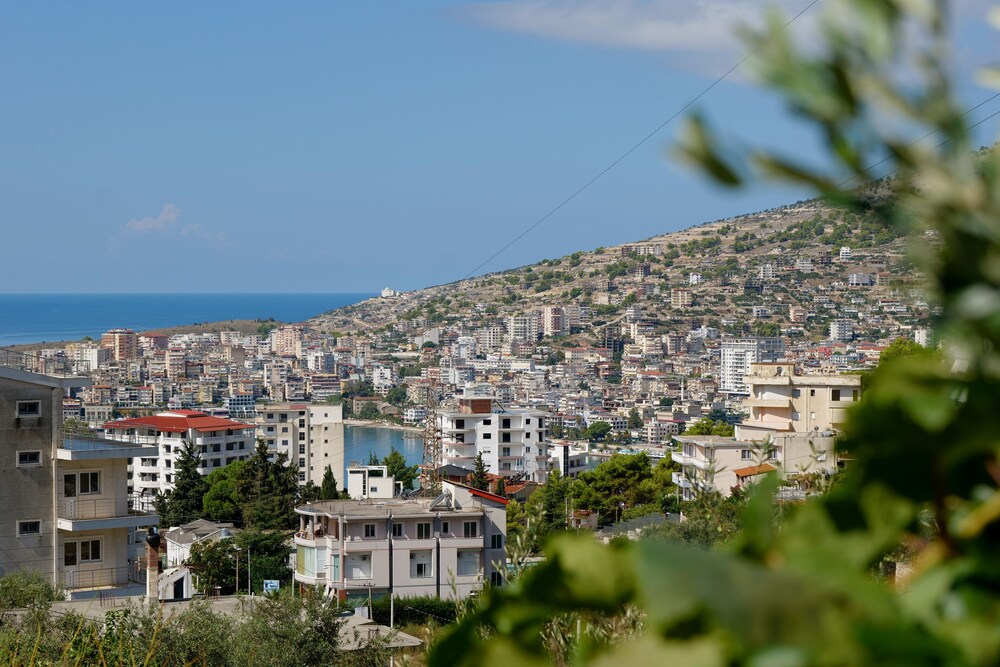 Charming 2-bed Apartment in Sarandë
