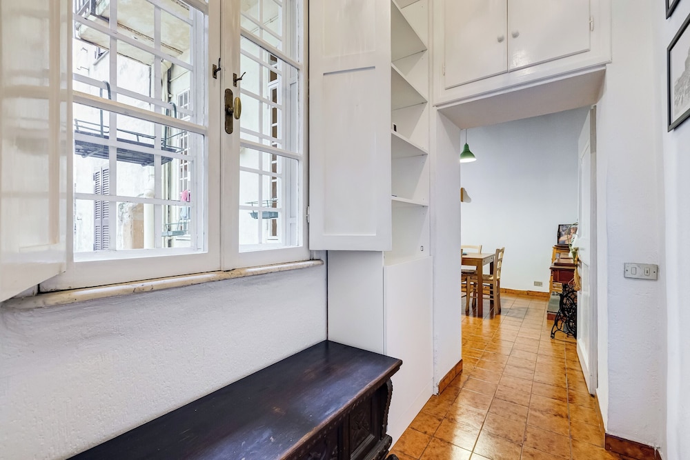 Spanish Steps Spacious Apartment