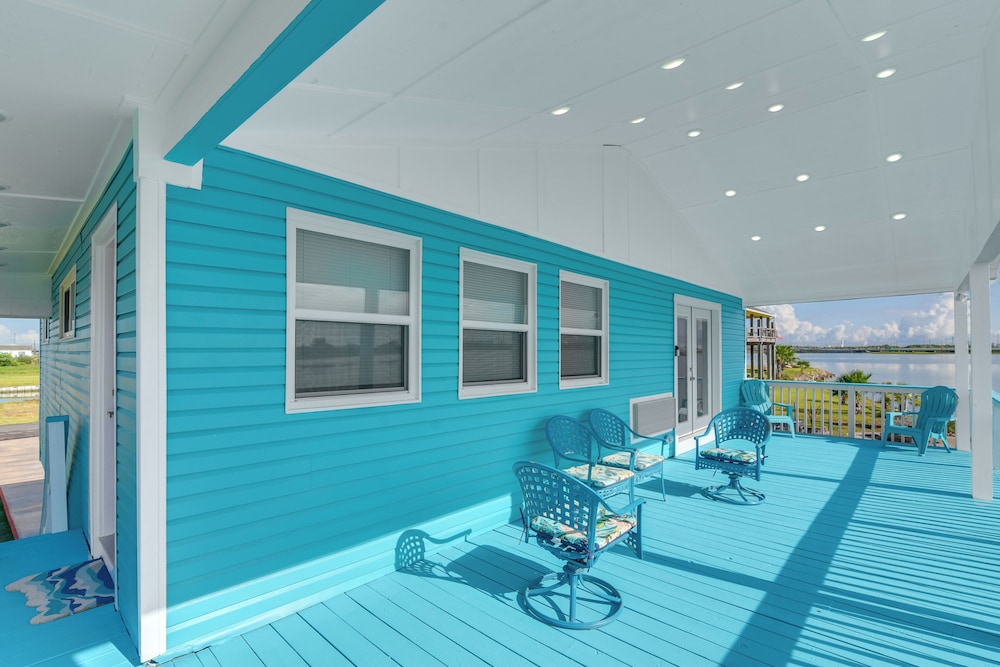 Private Bayfront Access 10 Mi to Galveston Beaches