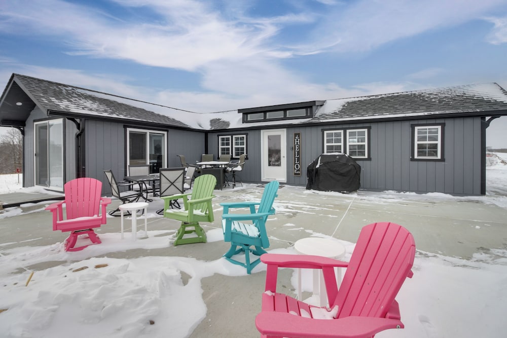 Pet-friendly Cabin w/ Lake Access & Patio in Dent
