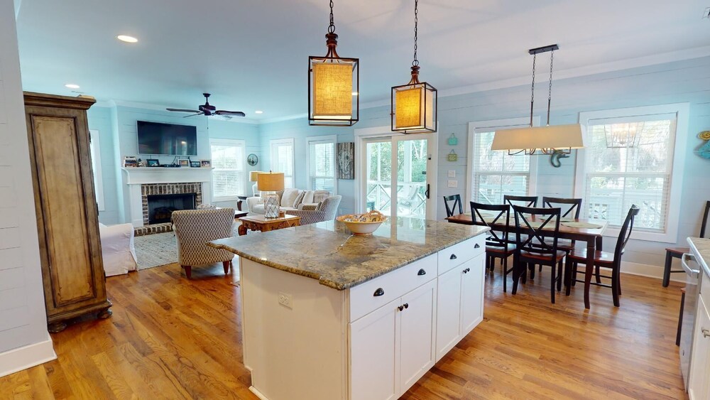1313 6th Avenue - Rest A Shore