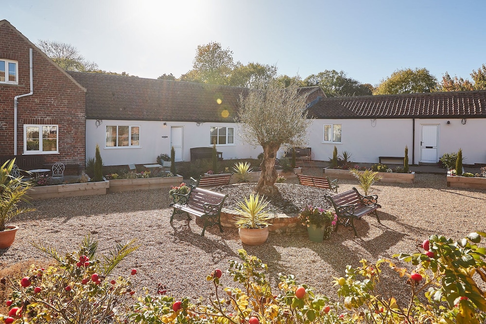 Host Stay Low Barn Cottage