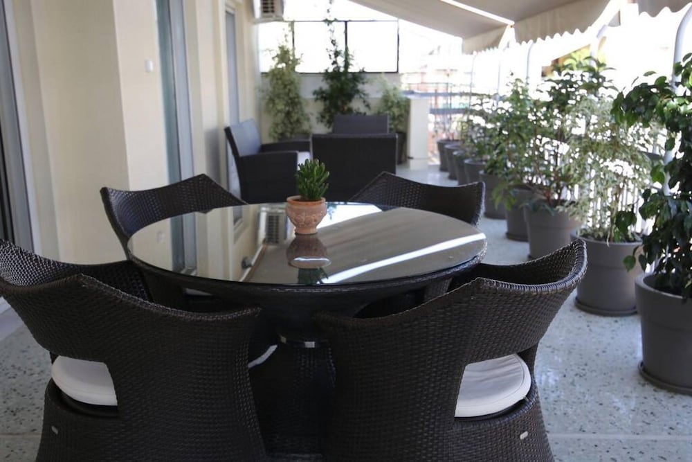Penthouse lux Flat With 2 bd Next to Larissis