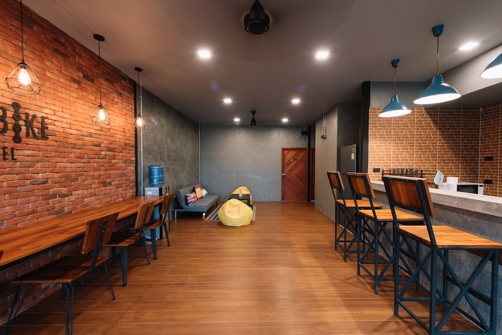 Bed & Bike Hostel