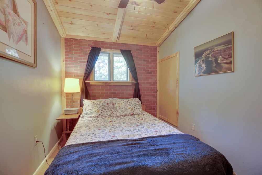 Waterfront Lake Champlain Home w/ Spacious Deck!