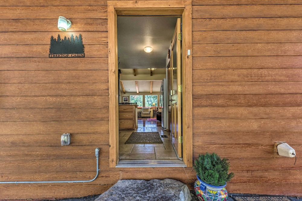 Cloudcroft Cabin w/ Deck < 2 Mi to Downtown! - Property Image 7