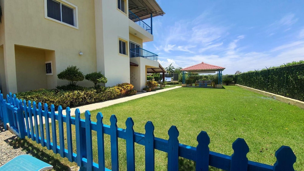 Amazing House at La Isabela view 4