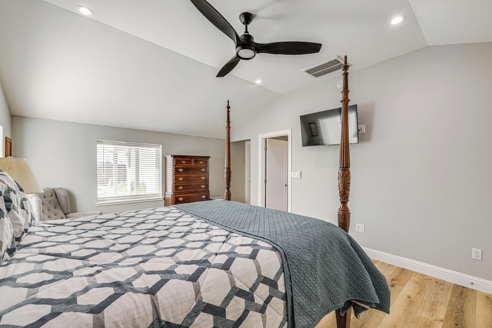 Quaint Hughson Vacation Rental, Walk to Downtown! - Property Image 16