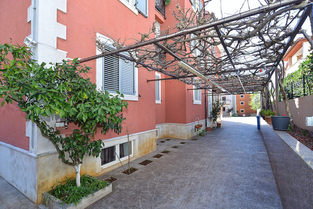 Apartments 2224
