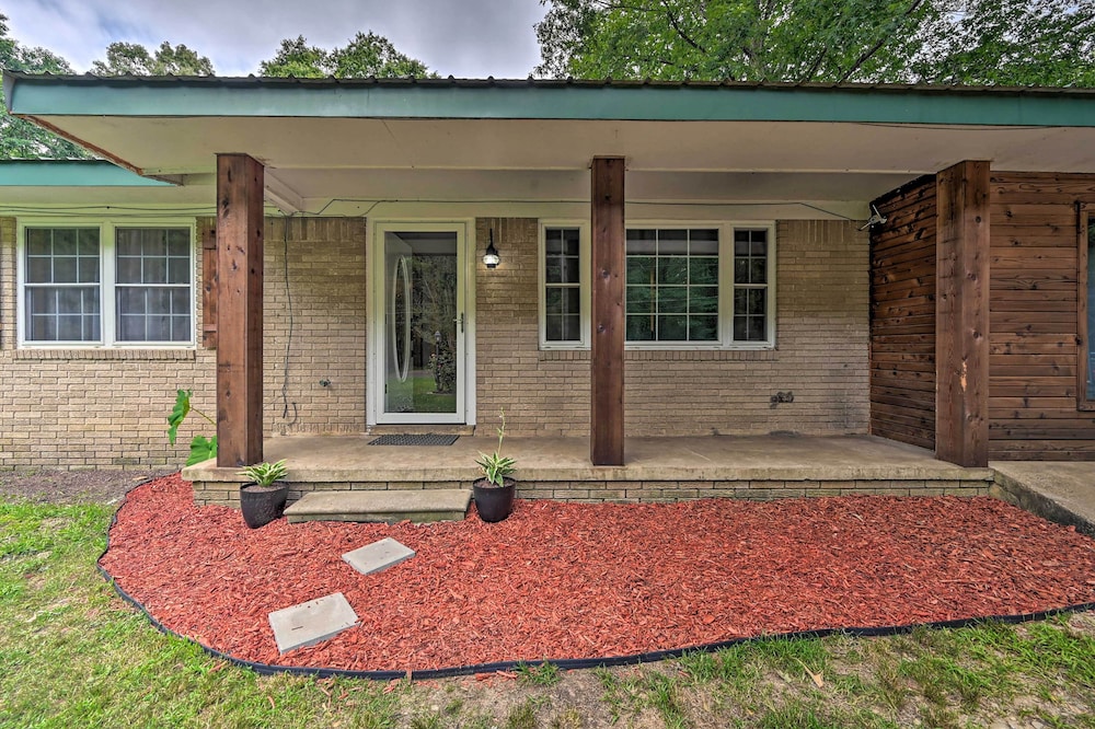 Quiet Abode w/ Gas Grill ~ 5 Miles to Broken Bow! view 3
