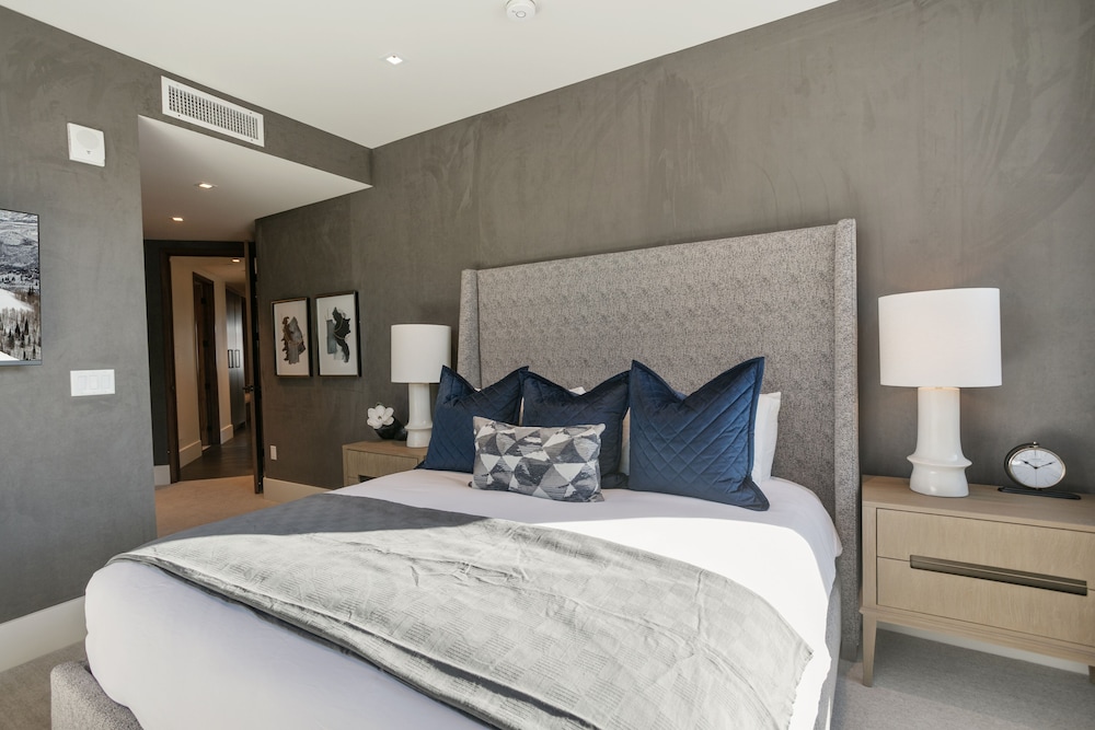201 - Four Bedroom Argent 4 Condo
