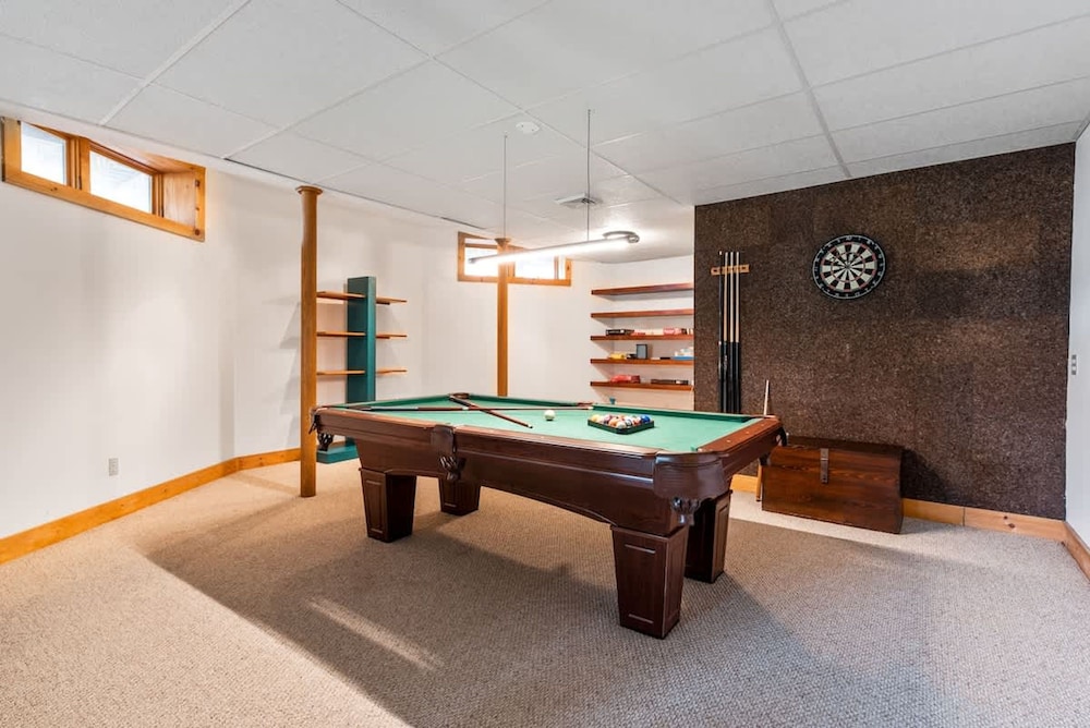 Luxury Private Estate w Pool Near Rhinebeck