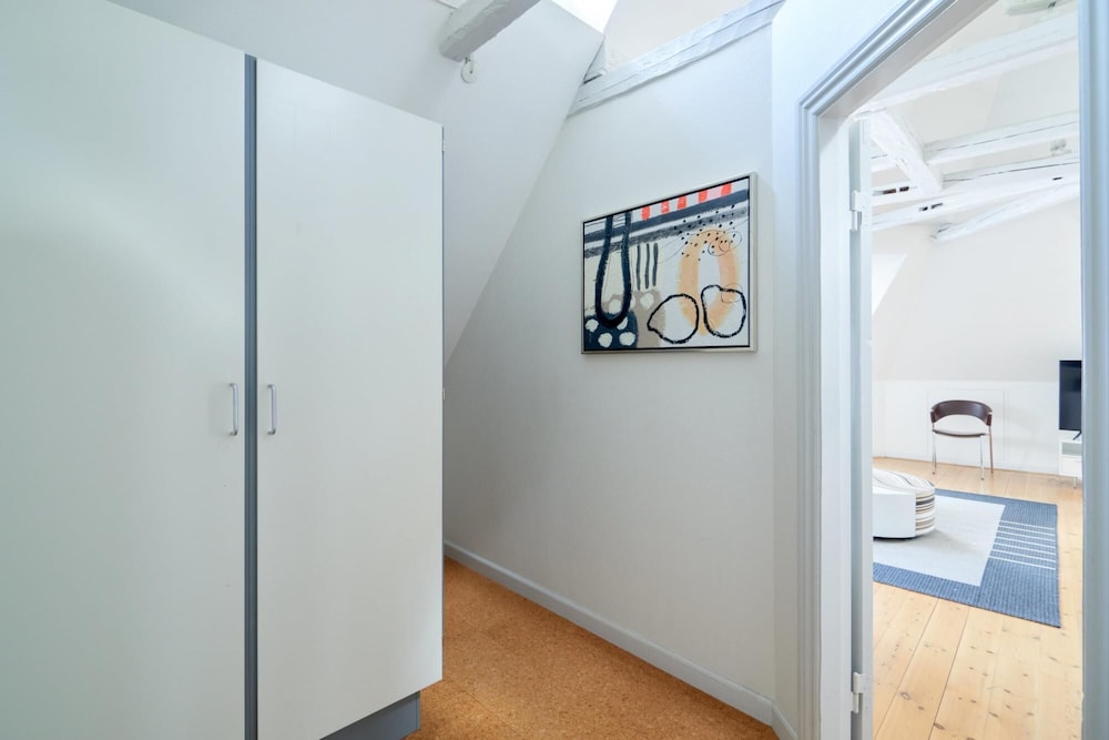 Bright Apartment Next to Tivoli Heart of CPH