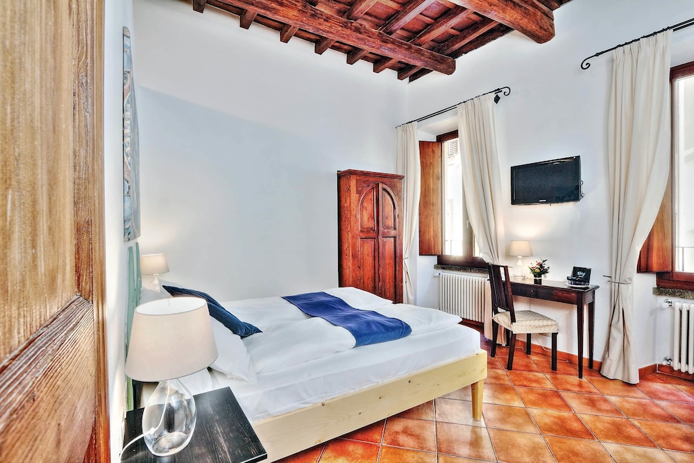 PALAZZO OLIVIA - RESIDENZA LEUTARI