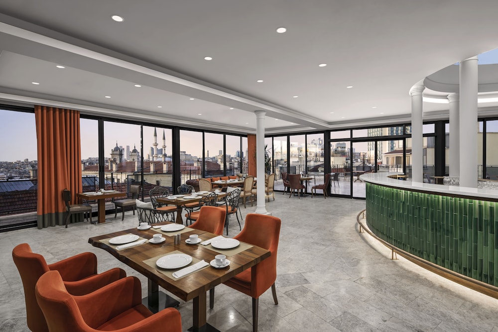 AKKA Lush Otel Taksim - Image 11