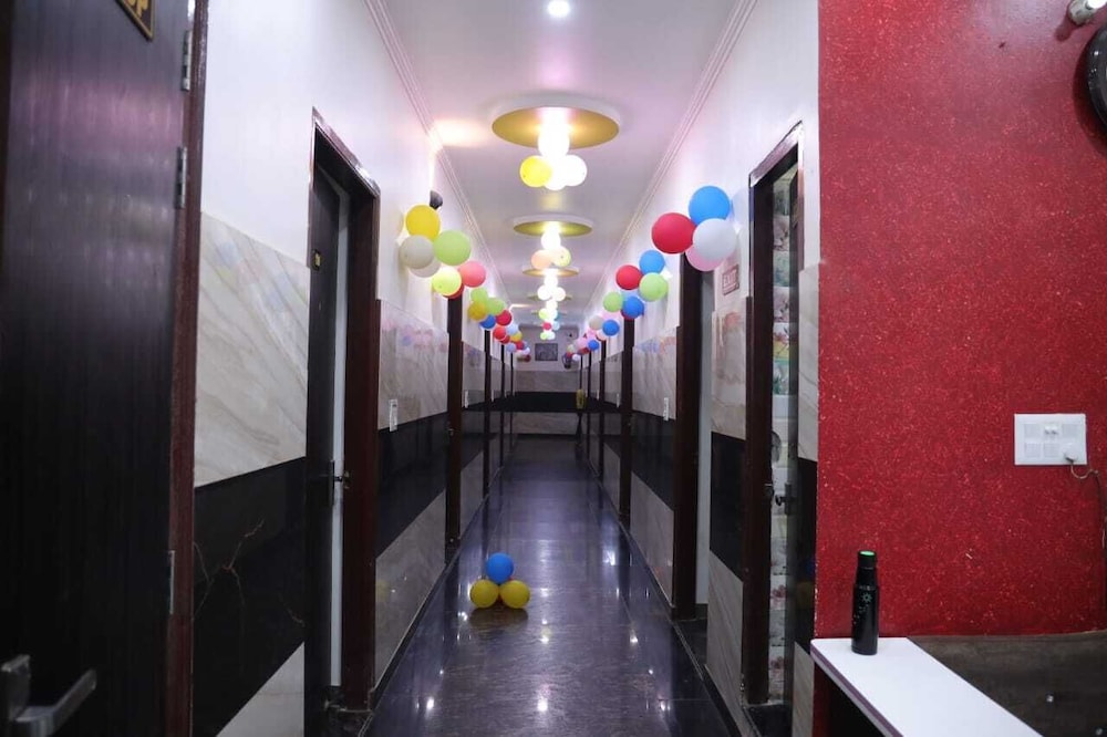 Hotel Nidhivan Dham