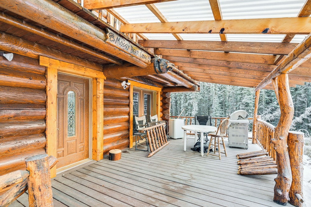 3 Mi to Kenai River: Secluded Sterling Cabin!