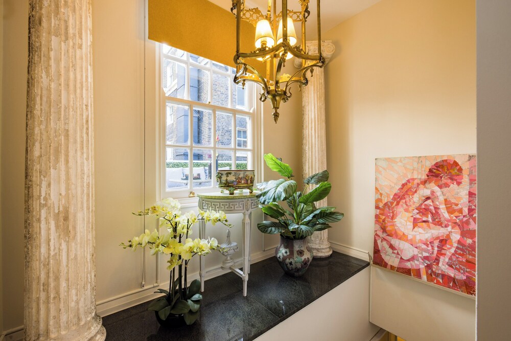 Mayfair 9-bed Townhouse - Sleeps 16, Patio & Ac
