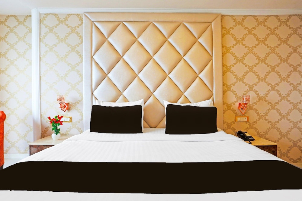 Stylish Room With Mesmerizing View Dharamshala
