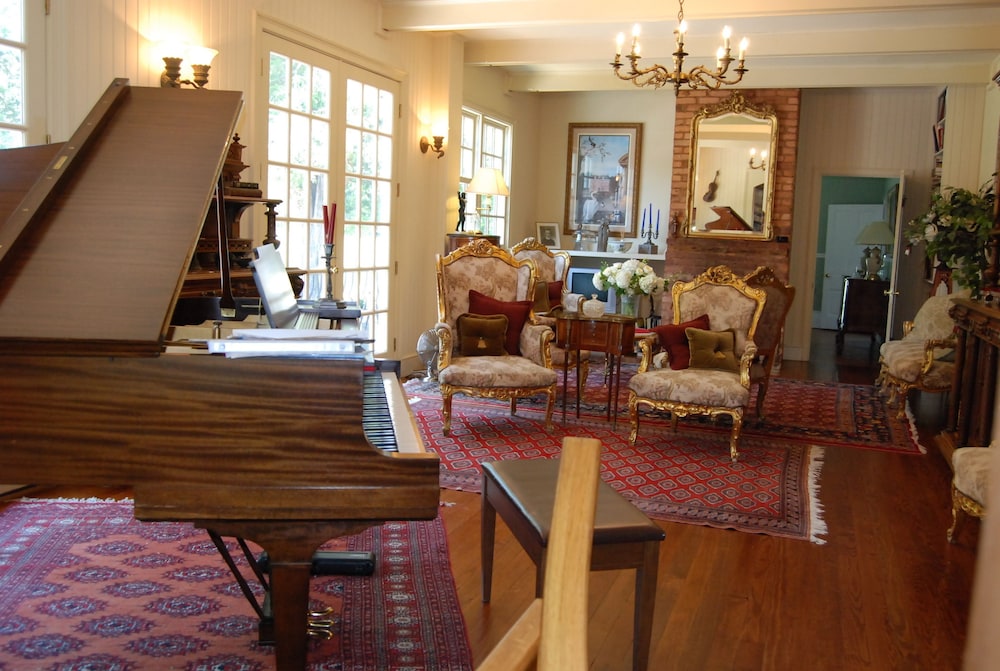 The Colonels B&B and Inn