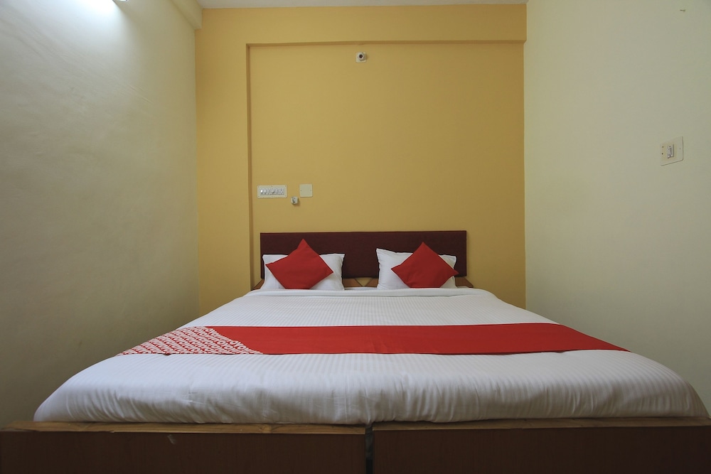 OYO 29159 Varsha Boarding And Lodging view 5