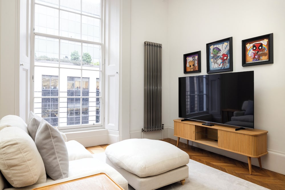 Modern studio in Edinburgh West End