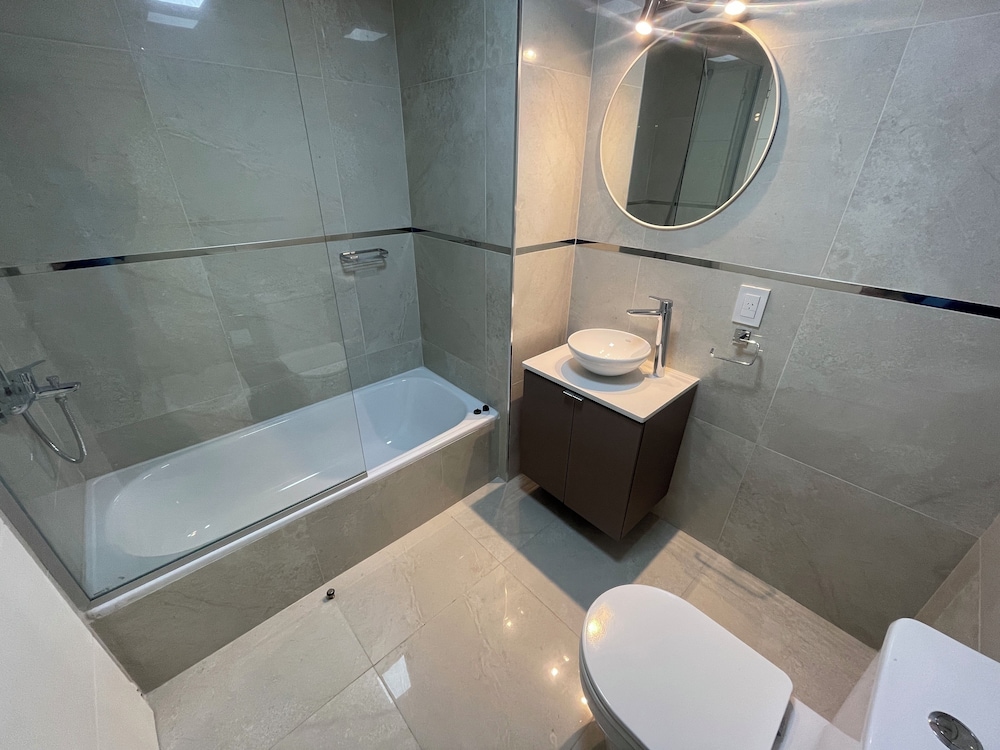 Ayres Suites Moreno