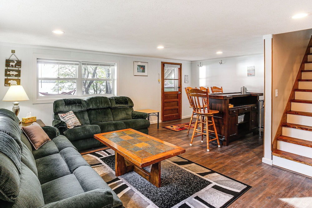 Scenic Home w/ Lake Washington Access & Fire Pit