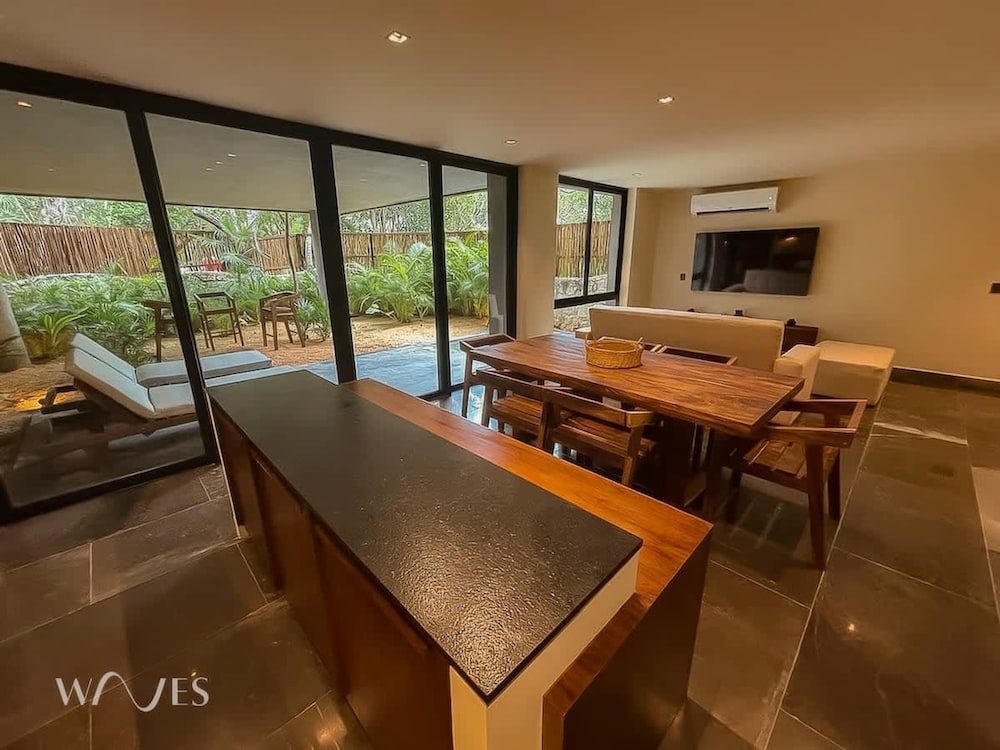 2BR w Private Pool Near the Beach Spacious Stay
