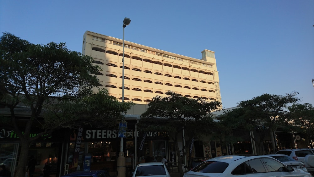403 Lighthouse Mall Apartments