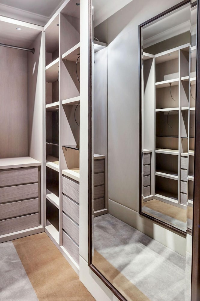 Knightsbridge 3-bed 2-bath by Harrods