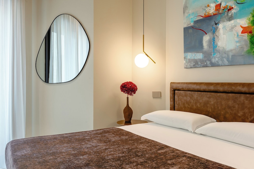 Hera rooms and suites