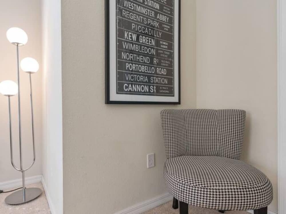 Free Amenities Spacious Home King Beds