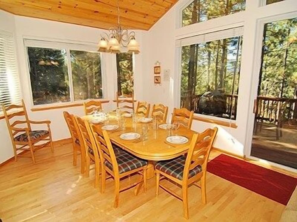 2460 Lupine Trail 6 Bedroom Home by RedAwning
