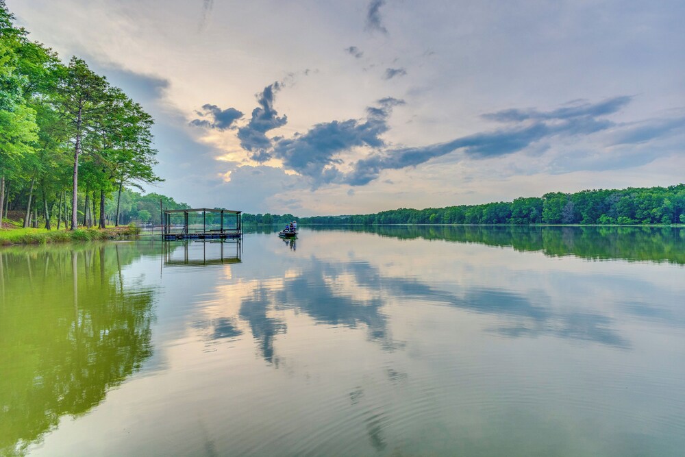 Scranton Vacations - Lakefront Arkansas Abode - Deck, Grill Fire Pit - Property Image 18