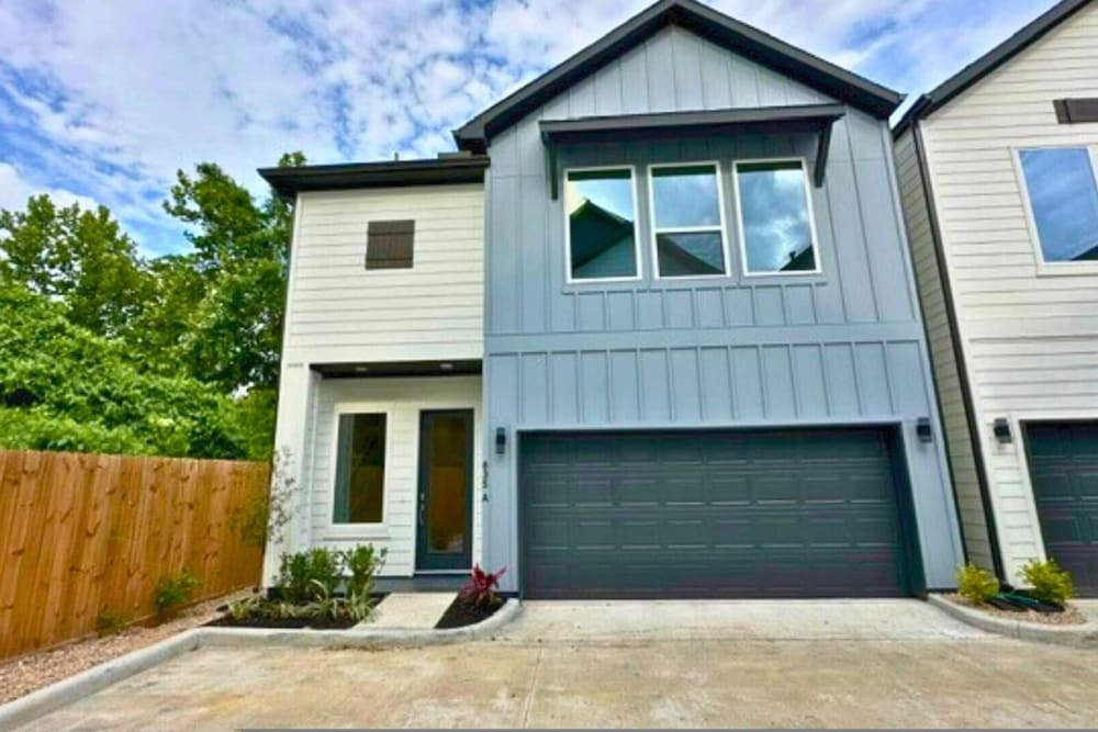 Gated Modern 3BR Near Downtown Med Center