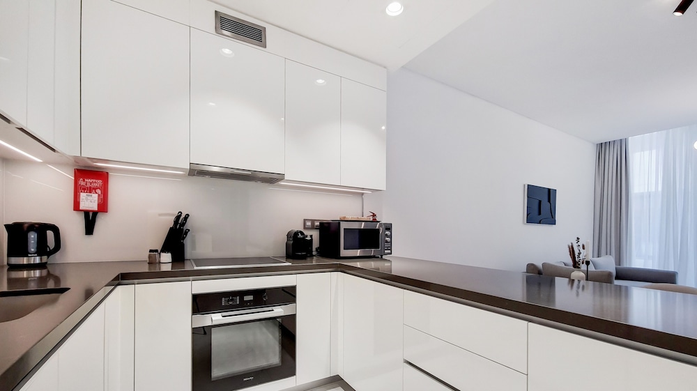 1B-Residence 3-406
