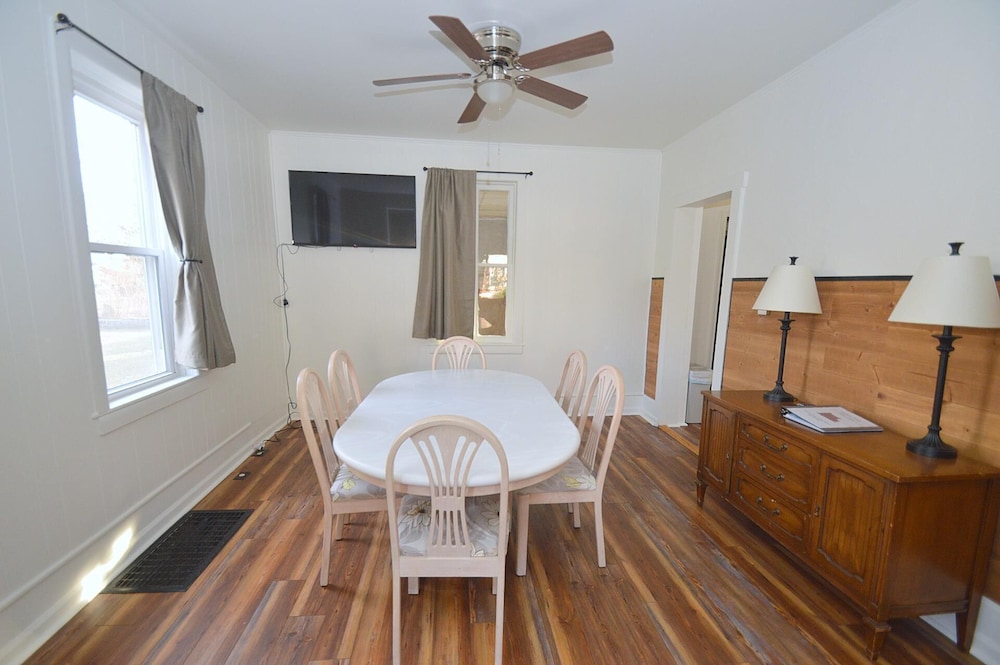 Broadway Cottage - Convenient Location!