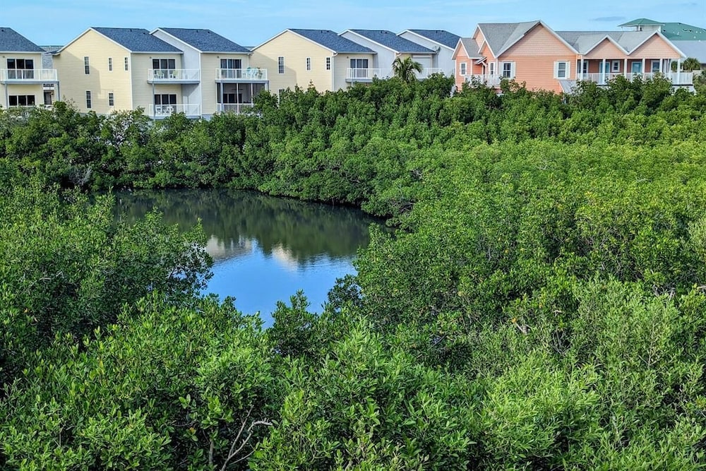 The Intercoastal #205 - Beachy Chic