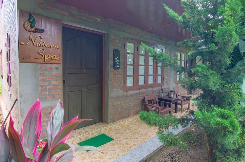 Riverside @ Hsipaw Resort