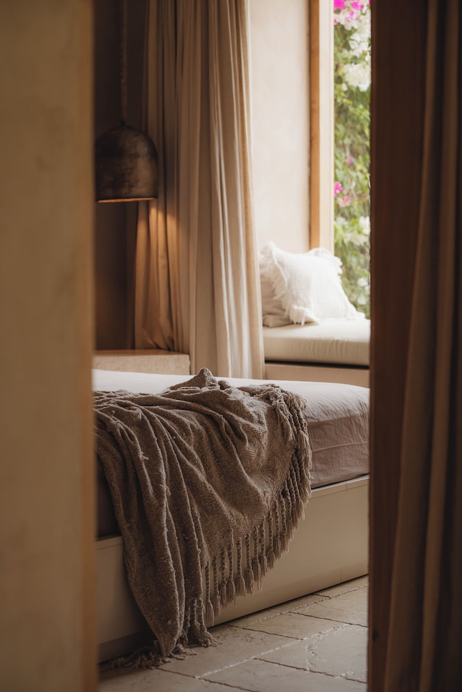 Serene 3BR Villa With Stylish Interiors, 2 Mins to