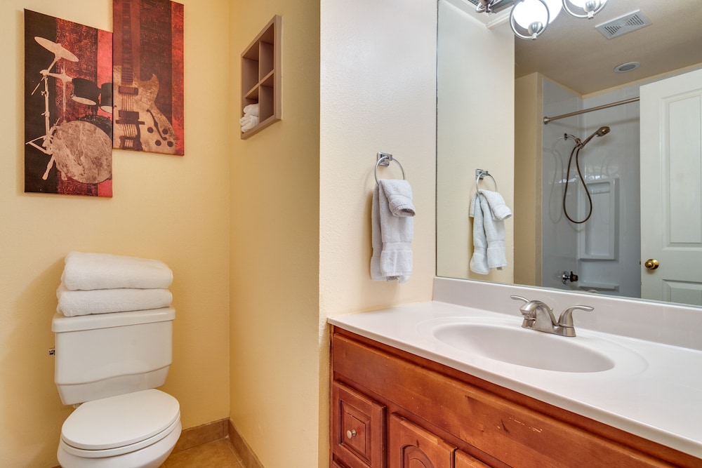 Half-mi to Light Rail: Greenwood Village Studio, photo 12