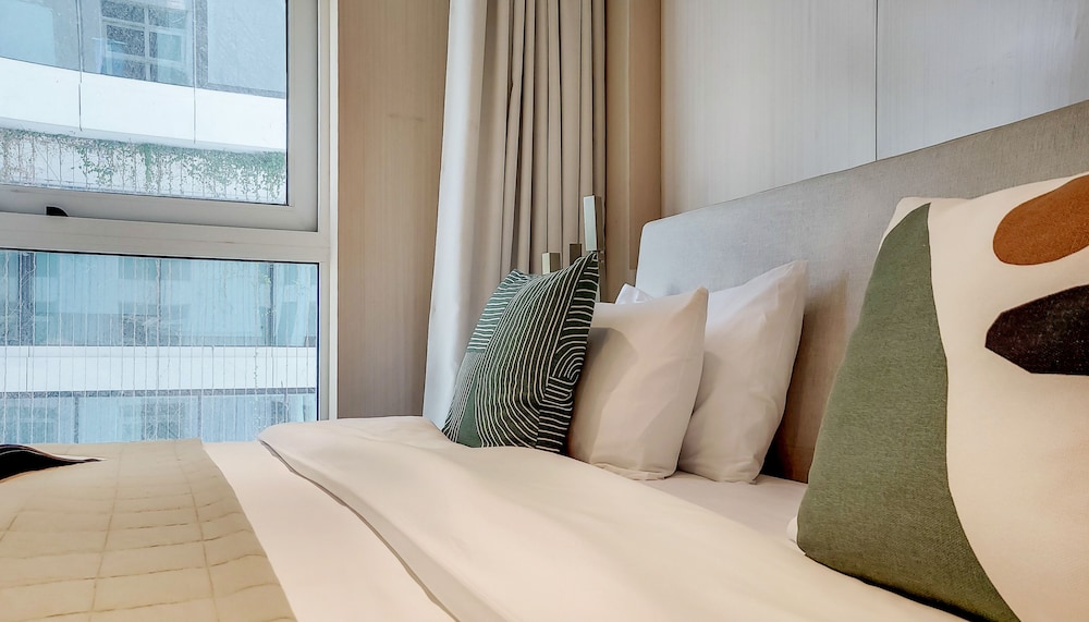 Manzil - 2BR | FIVE Palm | Pool & Beach Access — bedroom
