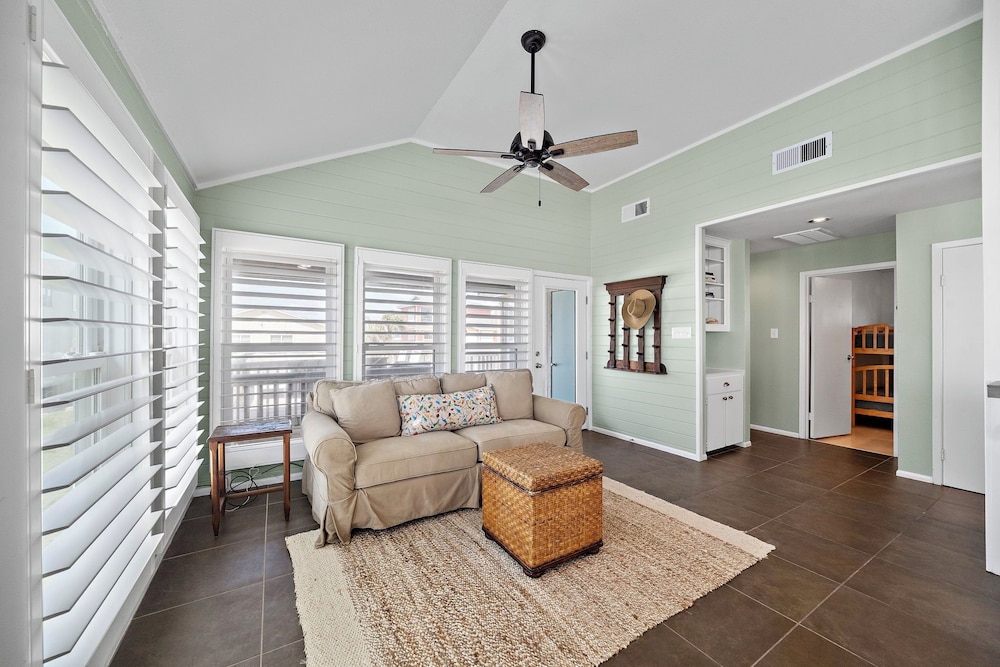 Maree by the Sea by Ryson Vacation Rentals