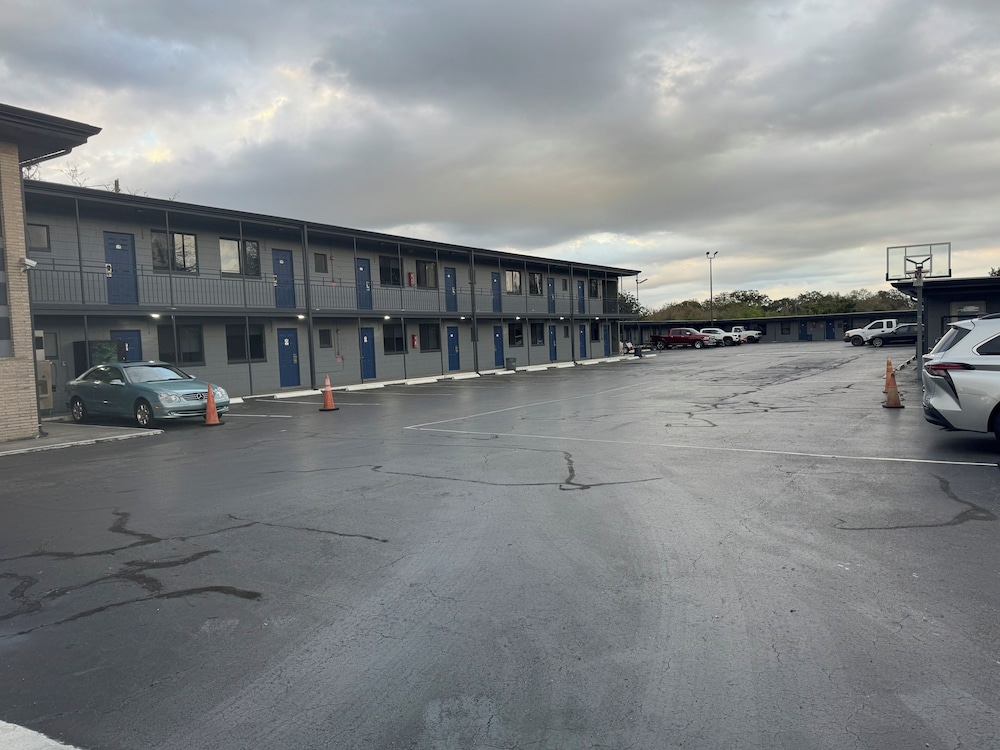 Budget Motel