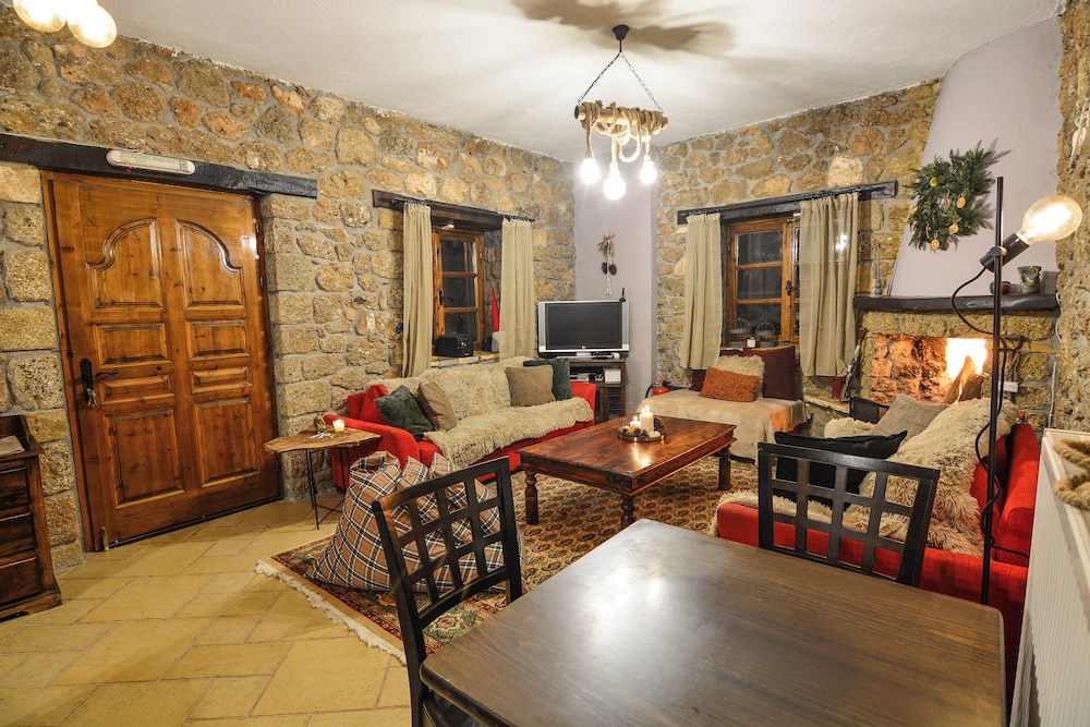 Petrino Lodge