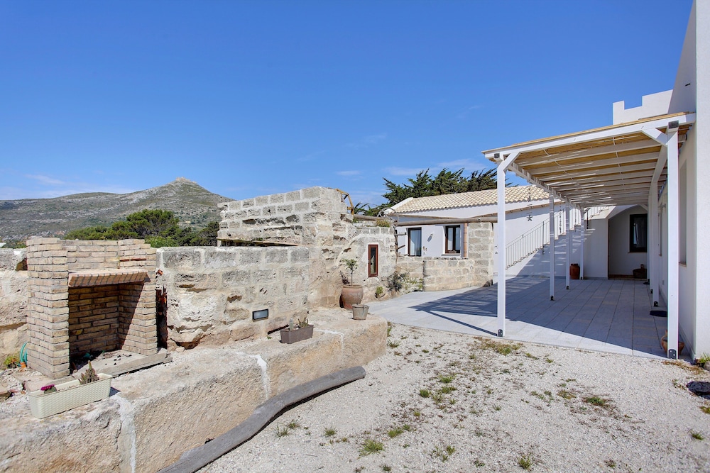 casa vacanze senia del rais view 4