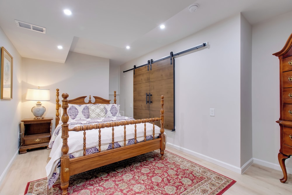 2 Mi to Dtwn: Walkable Cheesman Park Apt